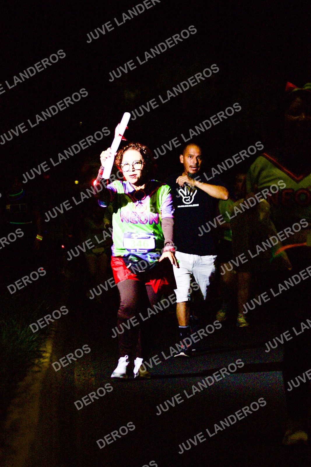 Foto de la Carrera Neón 2026 (Serial Corramos Zapopan) en Parque de las Niñas y los Niños, Blvd. Panamericano 430, Zapopan a las 20:22 · dorsal 346