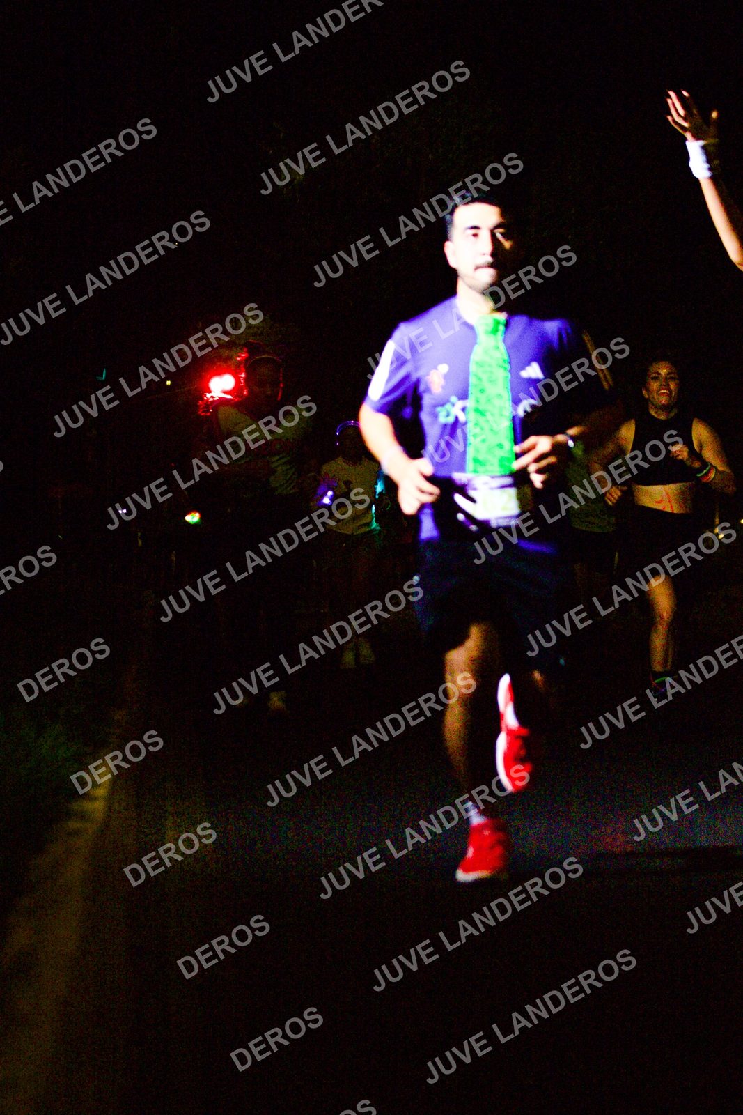 Foto de la Carrera Neón 2026 (Serial Corramos Zapopan) en Parque de las Niñas y los Niños, Blvd. Panamericano 430, Zapopan a las 20:14