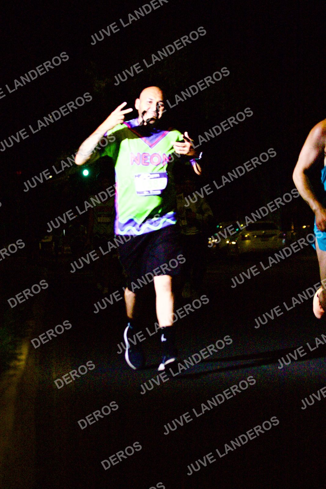 Foto de la Carrera Neón 2026 (Serial Corramos Zapopan) en Parque de las Niñas y los Niños, Blvd. Panamericano 430, Zapopan a las 20:11