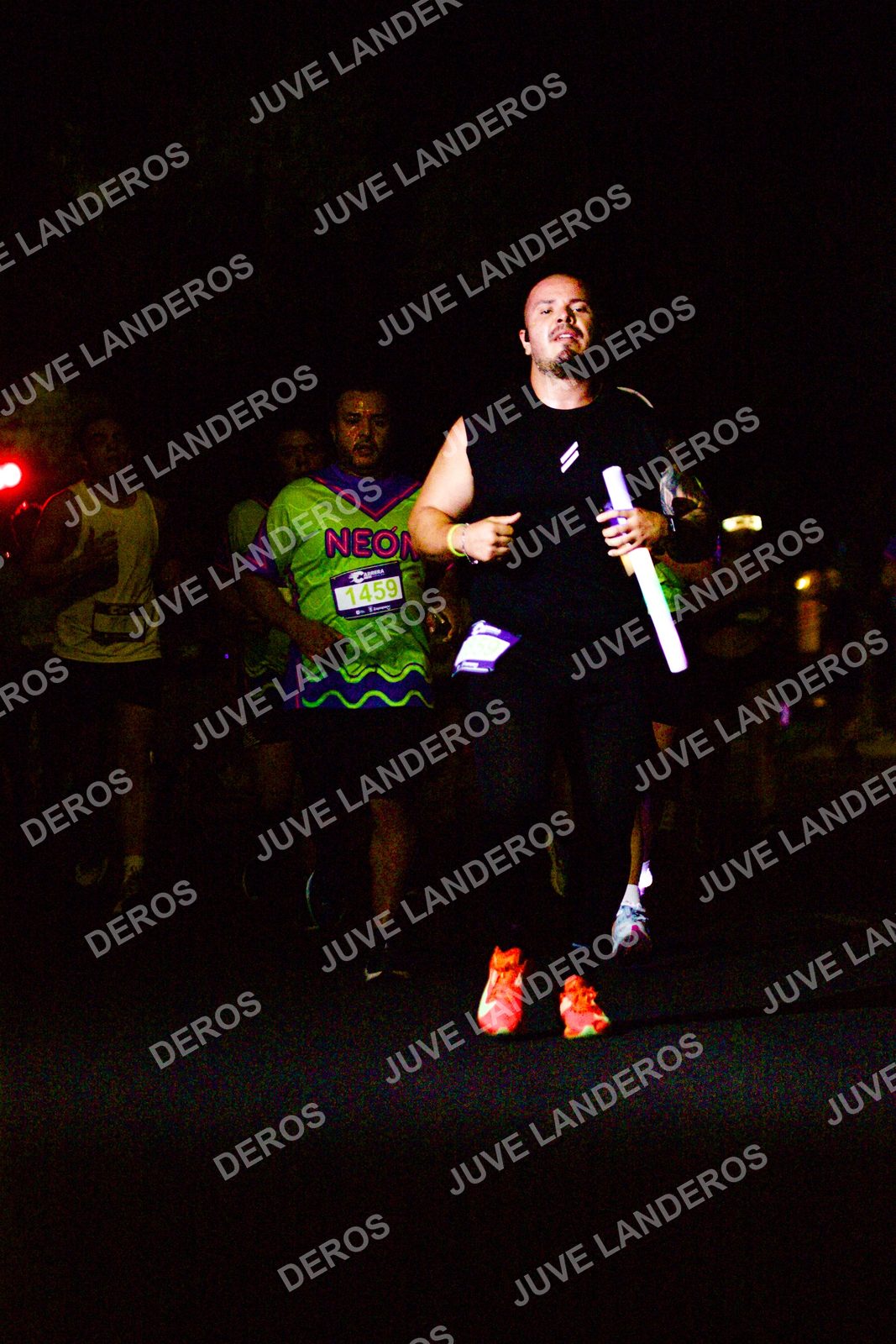 Foto de la Carrera Neón 2026 (Serial Corramos Zapopan) en Parque de las Niñas y los Niños, Blvd. Panamericano 430, Zapopan a las 20:12 · dorsal 1459
