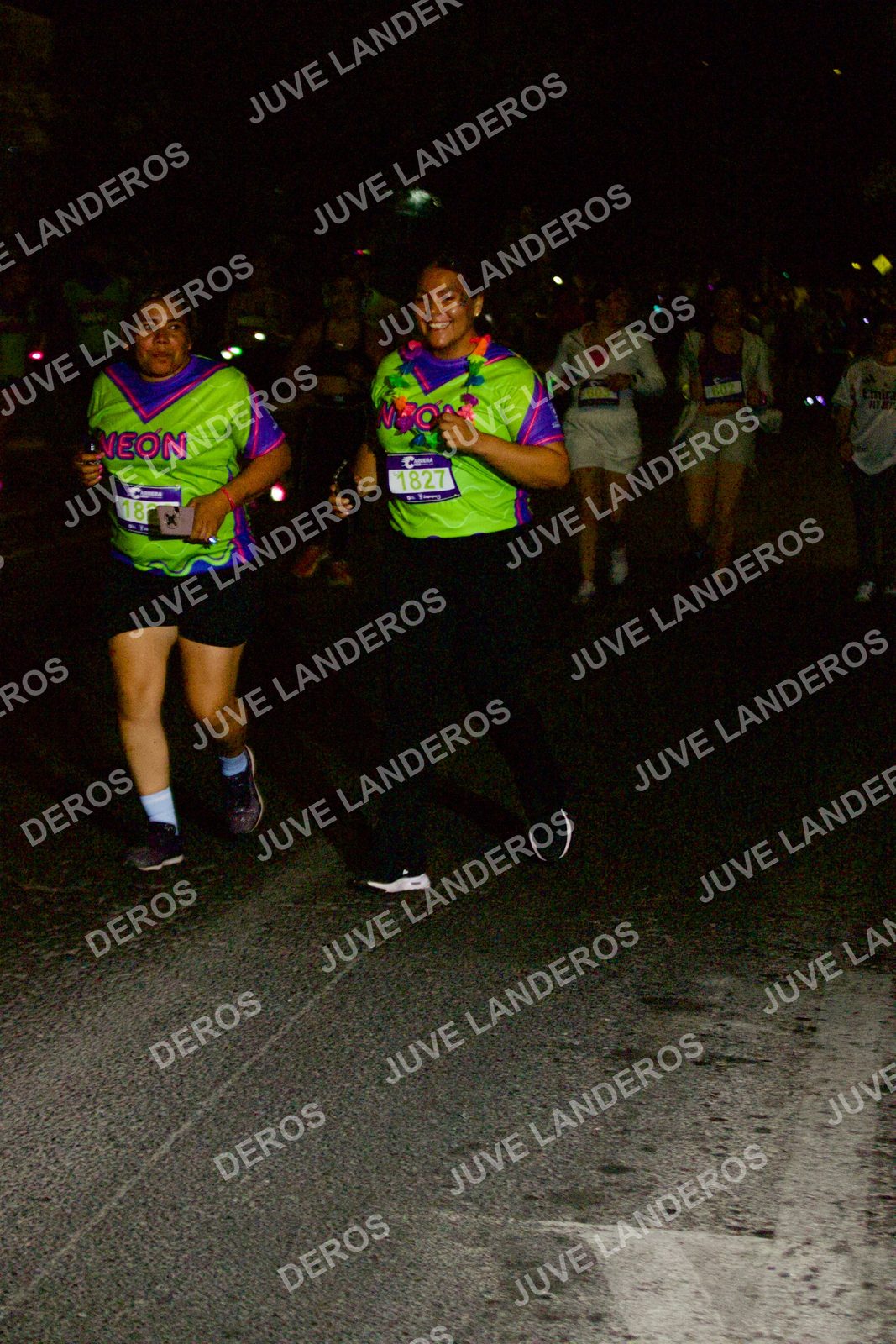Foto de la Carrera Neón 2026 (Serial Corramos Zapopan) en Parque de las Niñas y los Niños, Blvd. Panamericano 430, Zapopan a las 20:37 · dorsal 1827