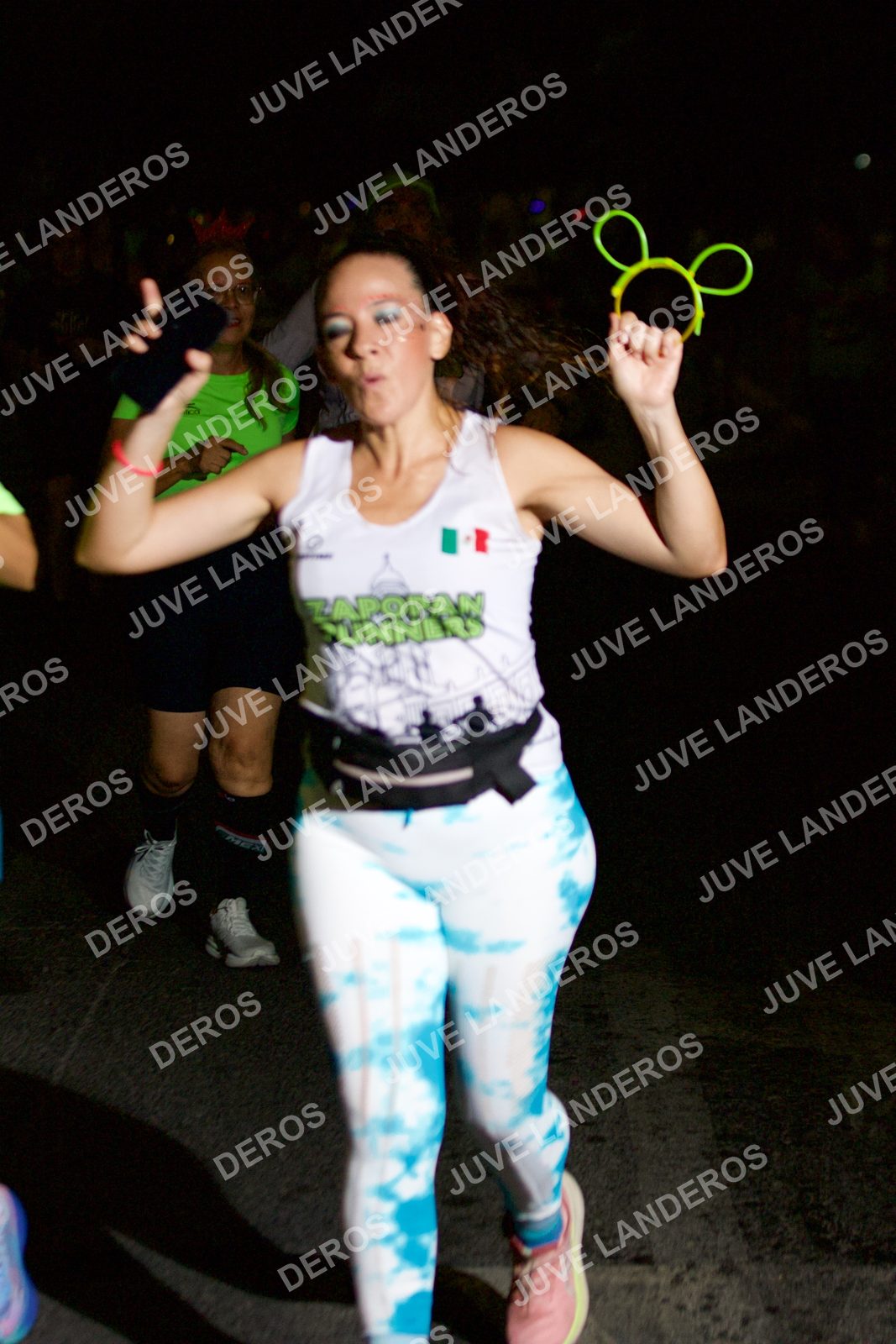 Foto de la Carrera Neón 2026 (Serial Corramos Zapopan) en Parque de las Niñas y los Niños, Blvd. Panamericano 430, Zapopan a las 20:35