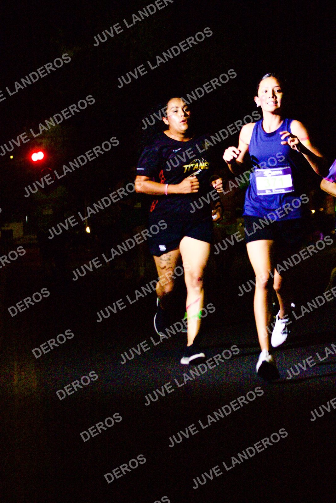 Foto de la Carrera Neón 2026 (Serial Corramos Zapopan) en Parque de las Niñas y los Niños, Blvd. Panamericano 430, Zapopan a las 20:11