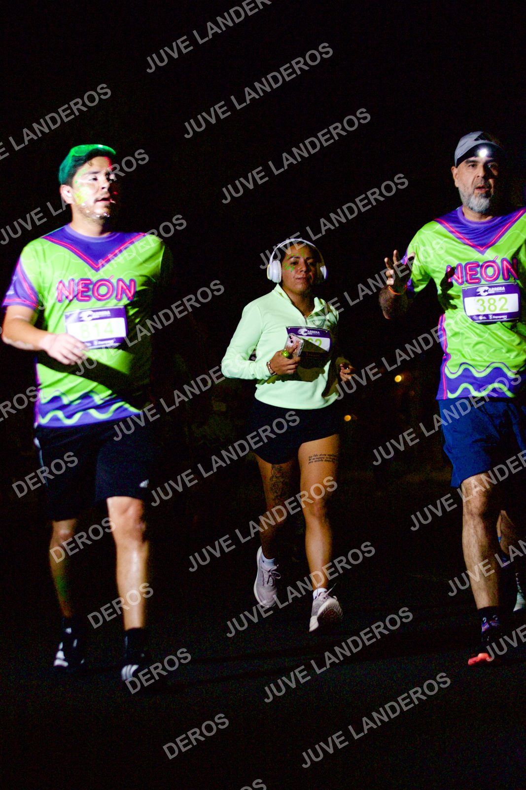 Foto de la Carrera Neón 2026 (Serial Corramos Zapopan) en Parque de las Niñas y los Niños, Blvd. Panamericano 430, Zapopan a las 20:12 · dorsal 382, 814