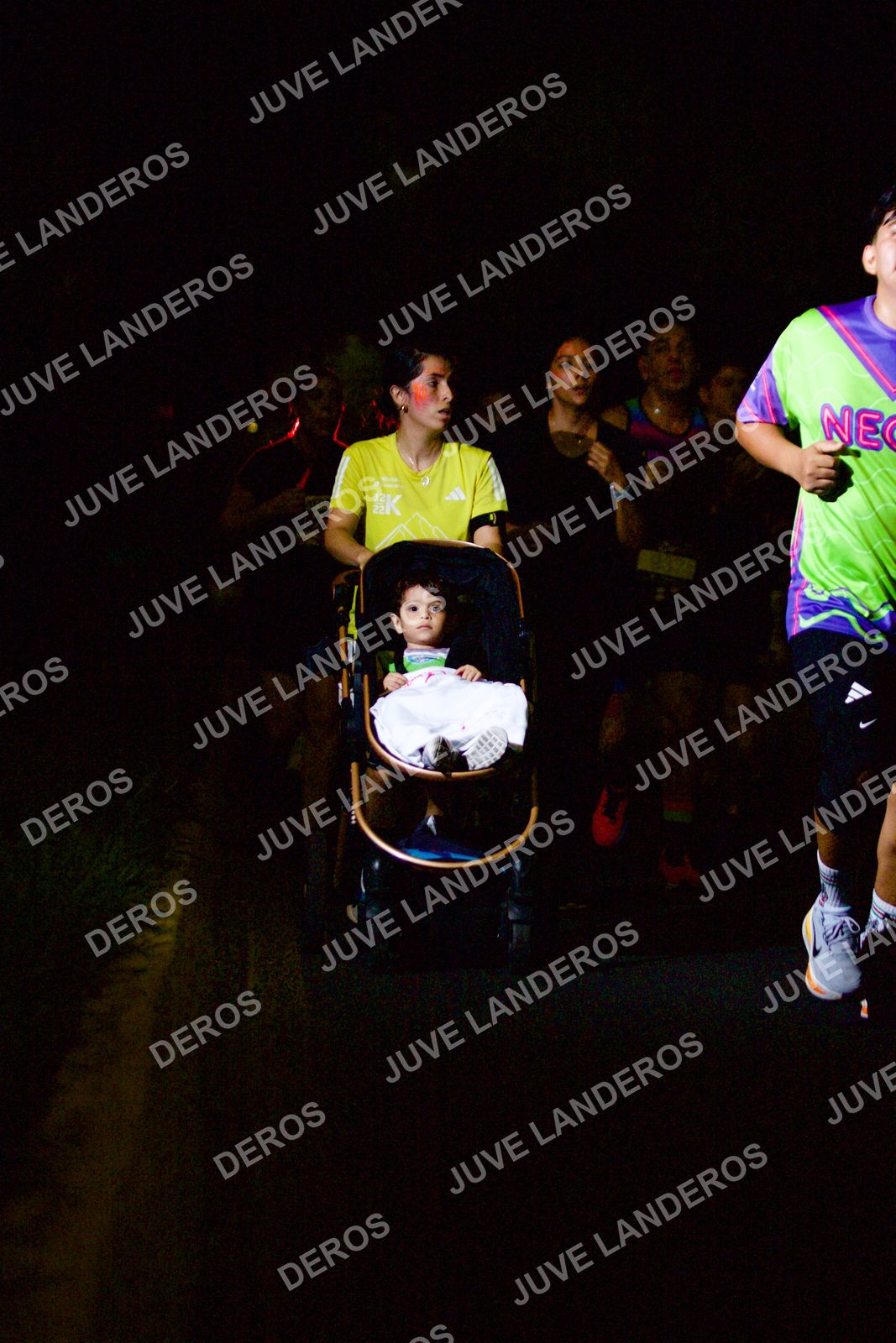 Foto de la Carrera Neón 2026 (Serial Corramos Zapopan) en Parque de las Niñas y los Niños, Blvd. Panamericano 430, Zapopan a las 20:15