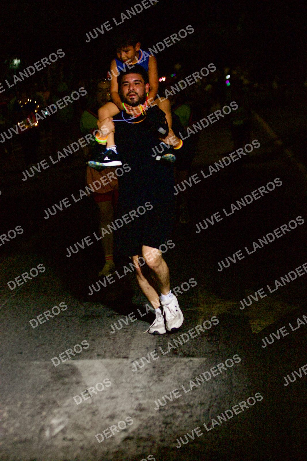 Foto de la Carrera Neón 2026 (Serial Corramos Zapopan) en Parque de las Niñas y los Niños, Blvd. Panamericano 430, Zapopan a las 20:33