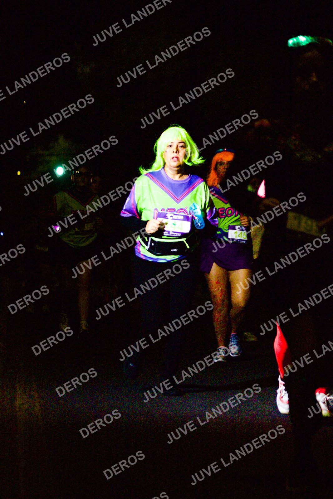Foto de la Carrera Neón 2026 (Serial Corramos Zapopan) en Parque de las Niñas y los Niños, Blvd. Panamericano 430, Zapopan a las 20:18 · dorsal 145