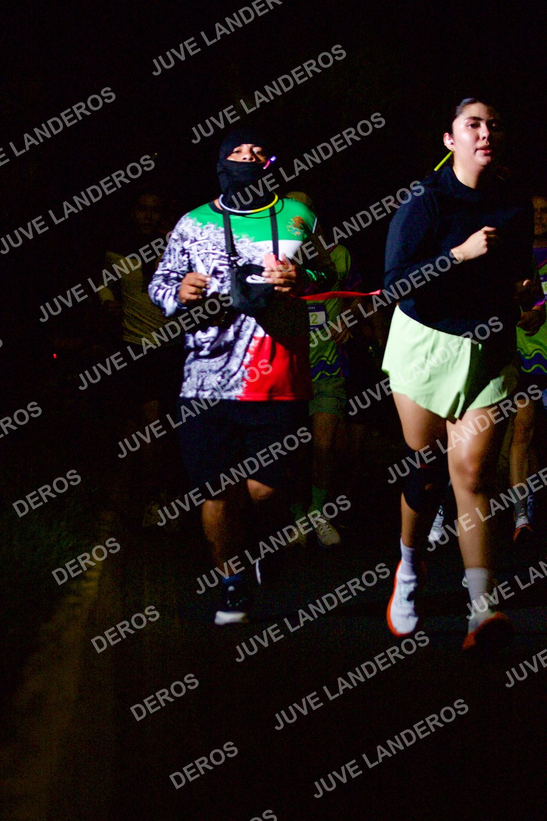 Foto de la Carrera Neón 2026 (Serial Corramos Zapopan) en Parque de las Niñas y los Niños, Blvd. Panamericano 430, Zapopan a las 20:16