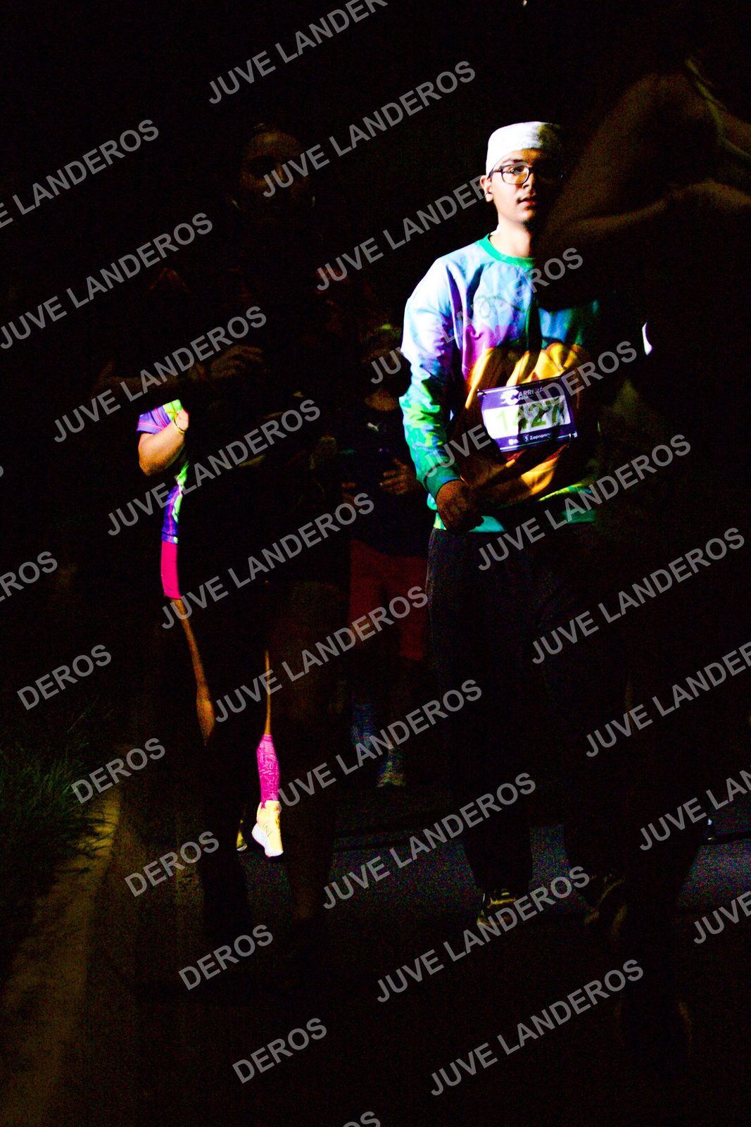 Foto de la Carrera Neón 2026 (Serial Corramos Zapopan) en Parque de las Niñas y los Niños, Blvd. Panamericano 430, Zapopan a las 20:13 · dorsal 1427