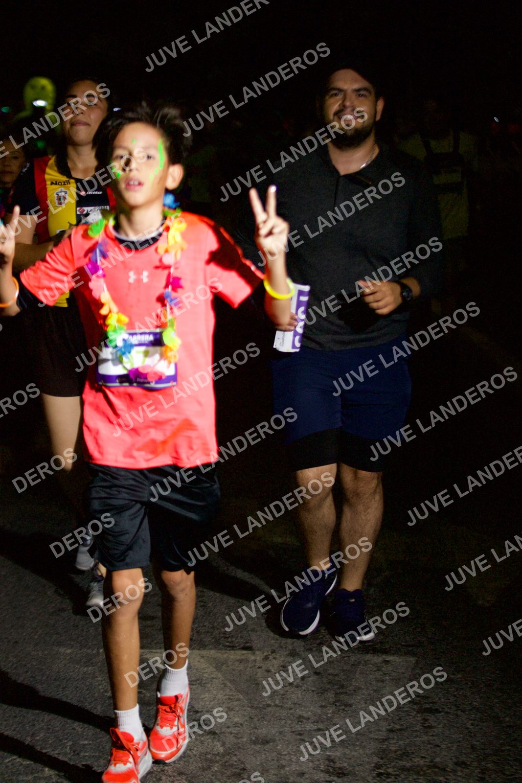 Foto de la Carrera Neón 2026 (Serial Corramos Zapopan) en Parque de las Niñas y los Niños, Blvd. Panamericano 430, Zapopan a las 20:35