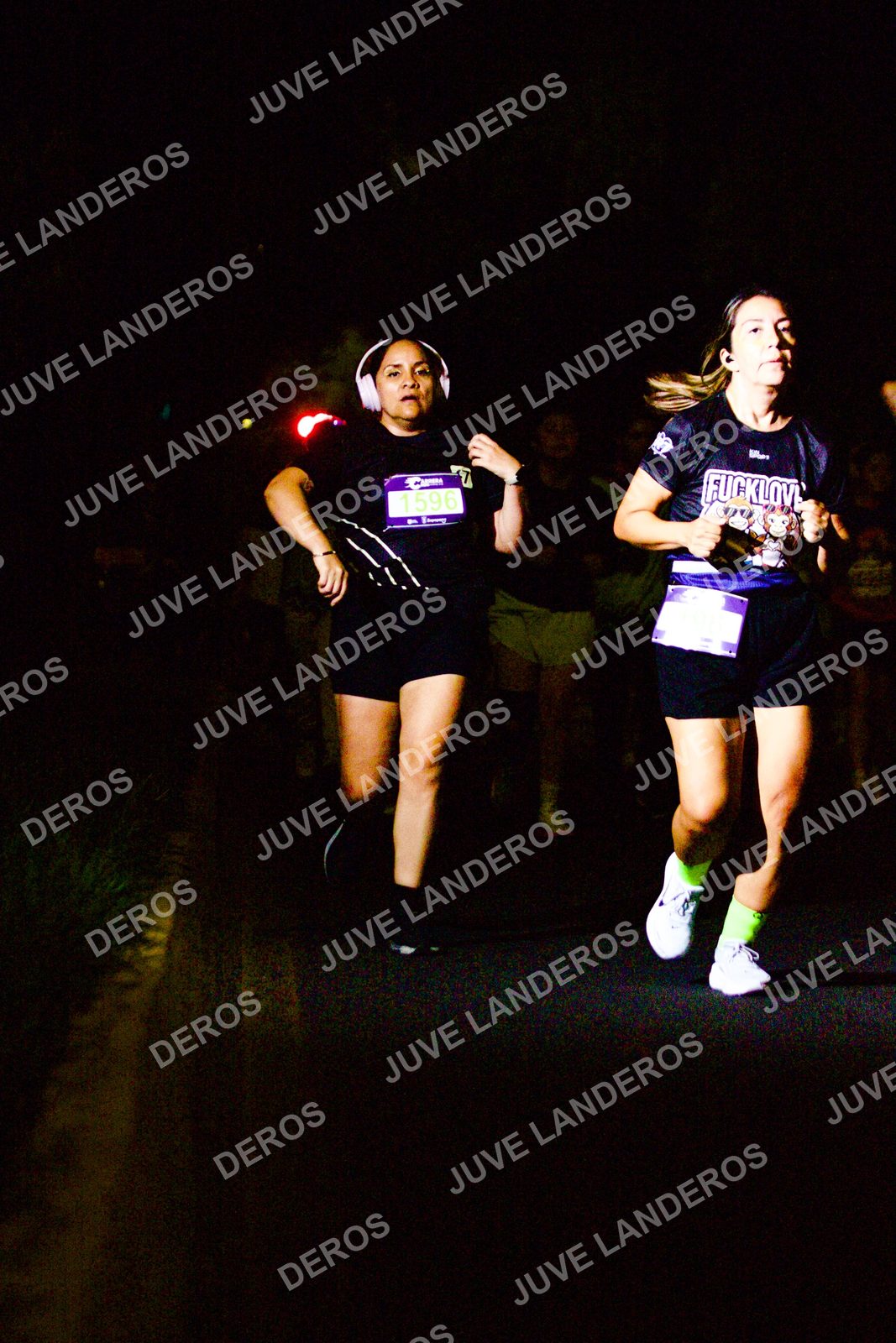Foto de la Carrera Neón 2026 (Serial Corramos Zapopan) en Parque de las Niñas y los Niños, Blvd. Panamericano 430, Zapopan a las 20:16 · dorsal 1596