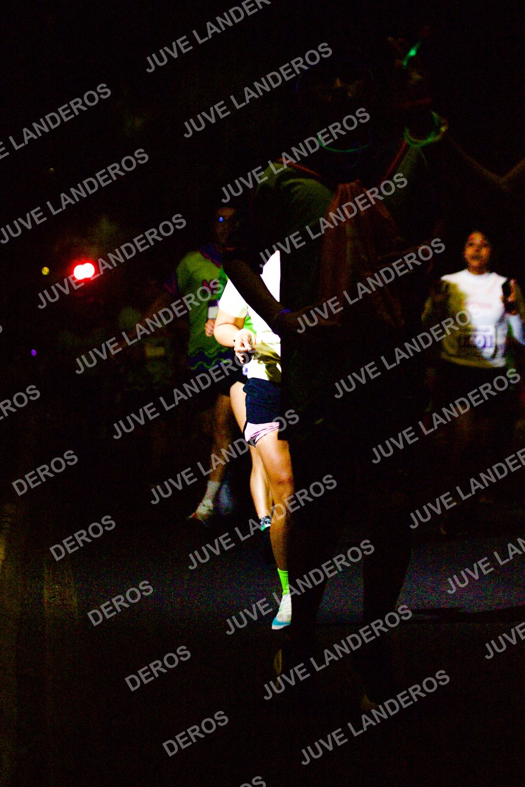 Foto de la Carrera Neón 2026 (Serial Corramos Zapopan) en Parque de las Niñas y los Niños, Blvd. Panamericano 430, Zapopan a las 20:15