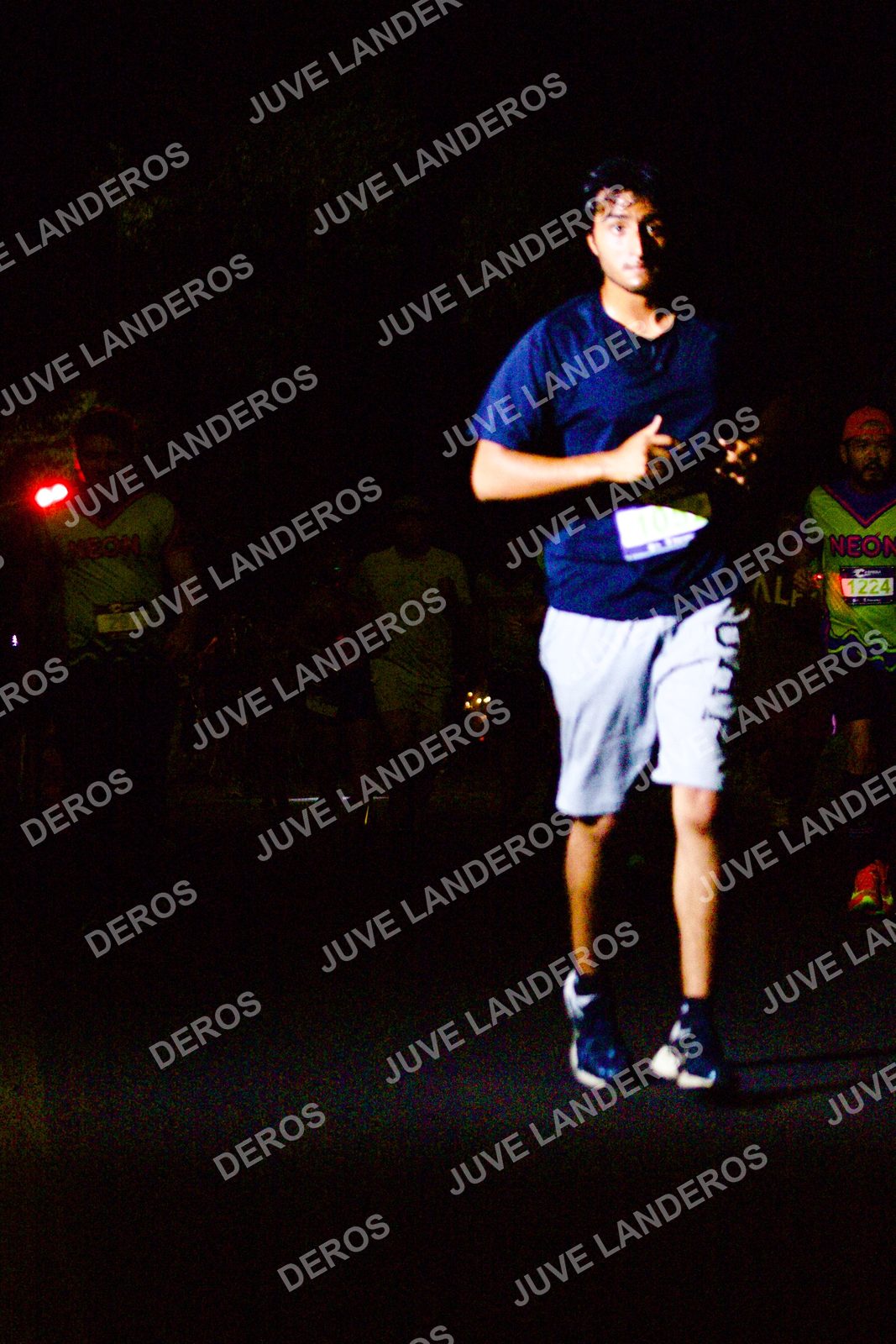 Foto de la Carrera Neón 2026 (Serial Corramos Zapopan) en Parque de las Niñas y los Niños, Blvd. Panamericano 430, Zapopan a las 20:12 · dorsal 1224