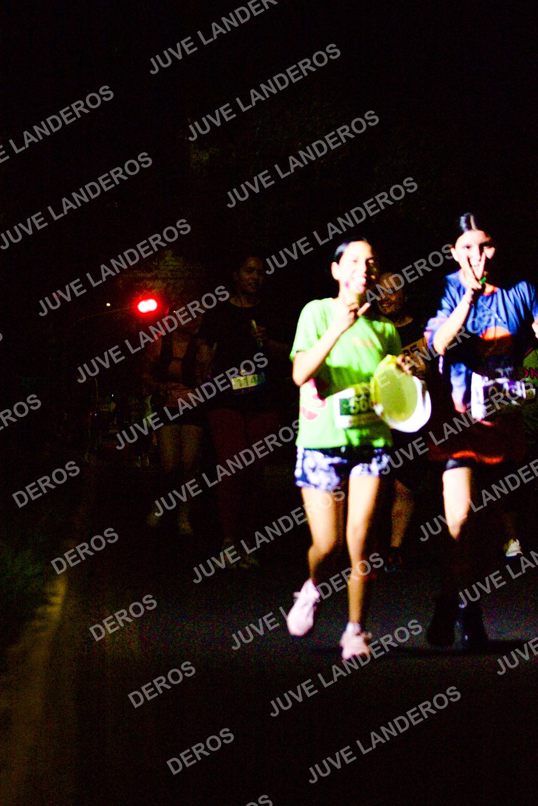 Foto de la Carrera Neón 2026 (Serial Corramos Zapopan) en Parque de las Niñas y los Niños, Blvd. Panamericano 430, Zapopan a las 20:22 · dorsal 56