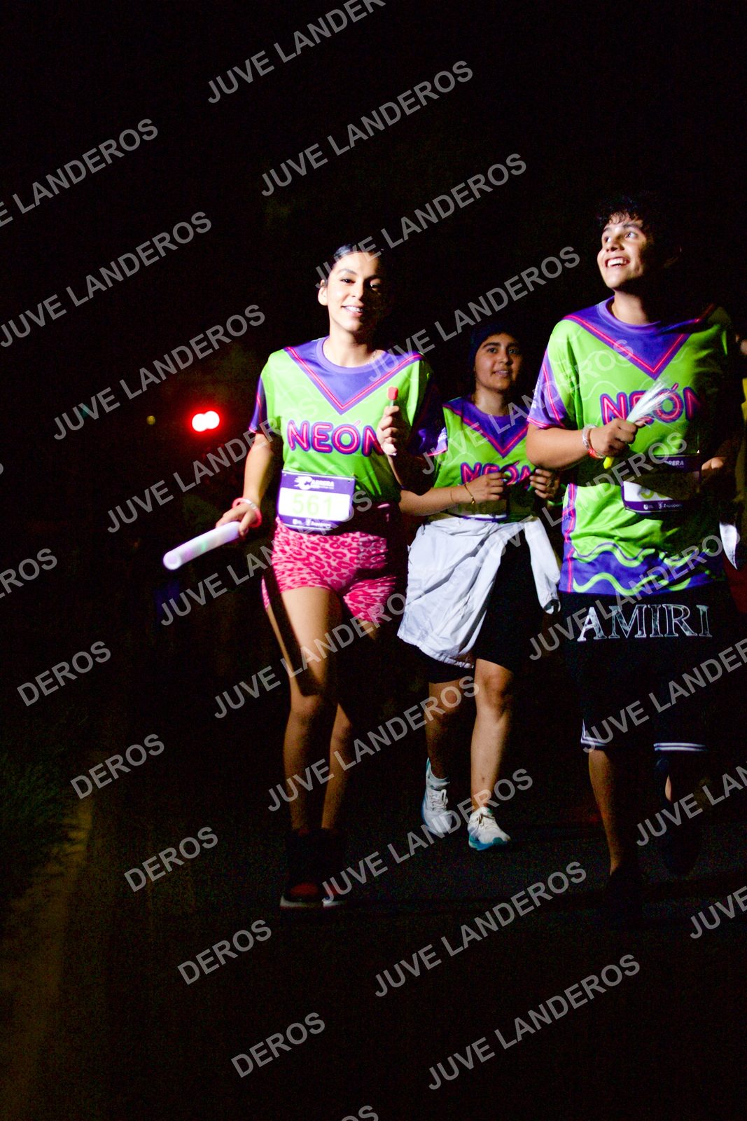 Foto de la Carrera Neón 2026 (Serial Corramos Zapopan) en Parque de las Niñas y los Niños, Blvd. Panamericano 430, Zapopan a las 20:18 · dorsal 561