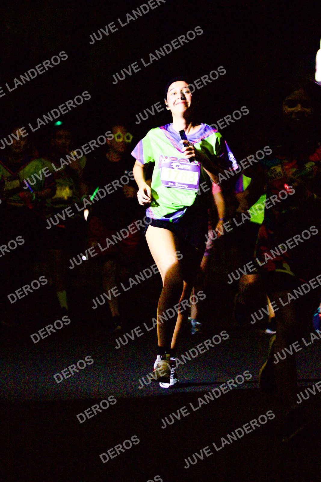 Foto de la Carrera Neón 2026 (Serial Corramos Zapopan) en Parque de las Niñas y los Niños, Blvd. Panamericano 430, Zapopan a las 20:18 · dorsal 1788