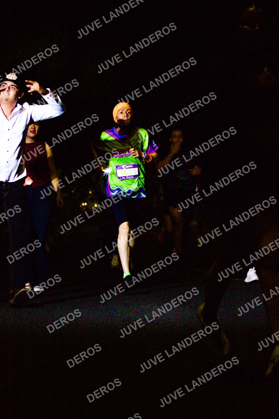 Foto de la Carrera Neón 2026 (Serial Corramos Zapopan) en Parque de las Niñas y los Niños, Blvd. Panamericano 430, Zapopan a las 20:14 · dorsal 655