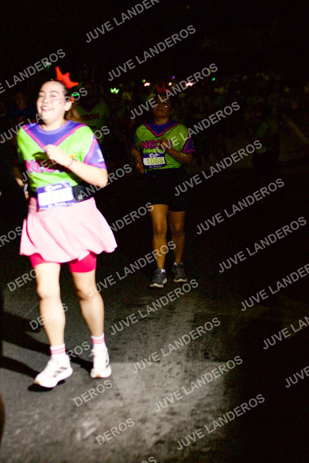 Foto de la Carrera Neón 2026 (Serial Corramos Zapopan) en Parque de las Niñas y los Niños, Blvd. Panamericano 430, Zapopan a las 20:33 · dorsal 1068