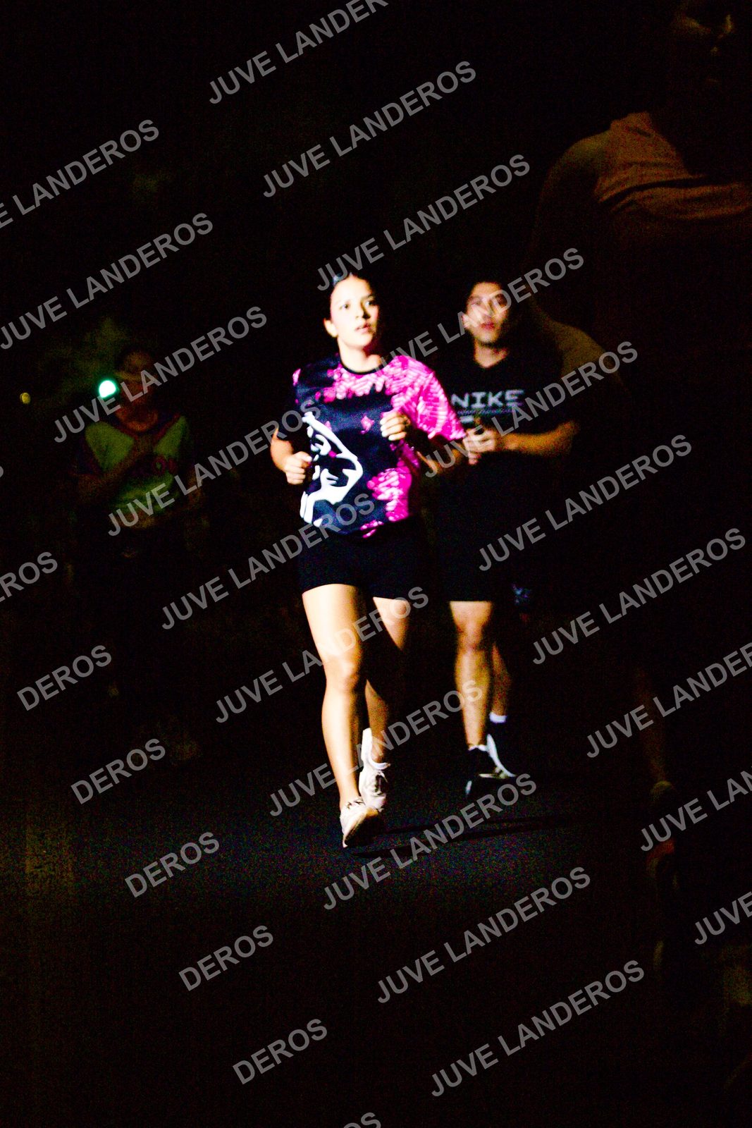 Foto de la Carrera Neón 2026 (Serial Corramos Zapopan) en Parque de las Niñas y los Niños, Blvd. Panamericano 430, Zapopan a las 20:13