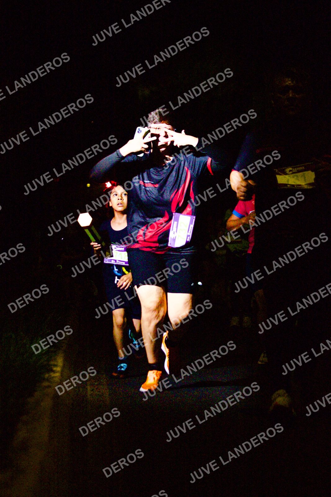 Foto de la Carrera Neón 2026 (Serial Corramos Zapopan) en Parque de las Niñas y los Niños, Blvd. Panamericano 430, Zapopan a las 20:20