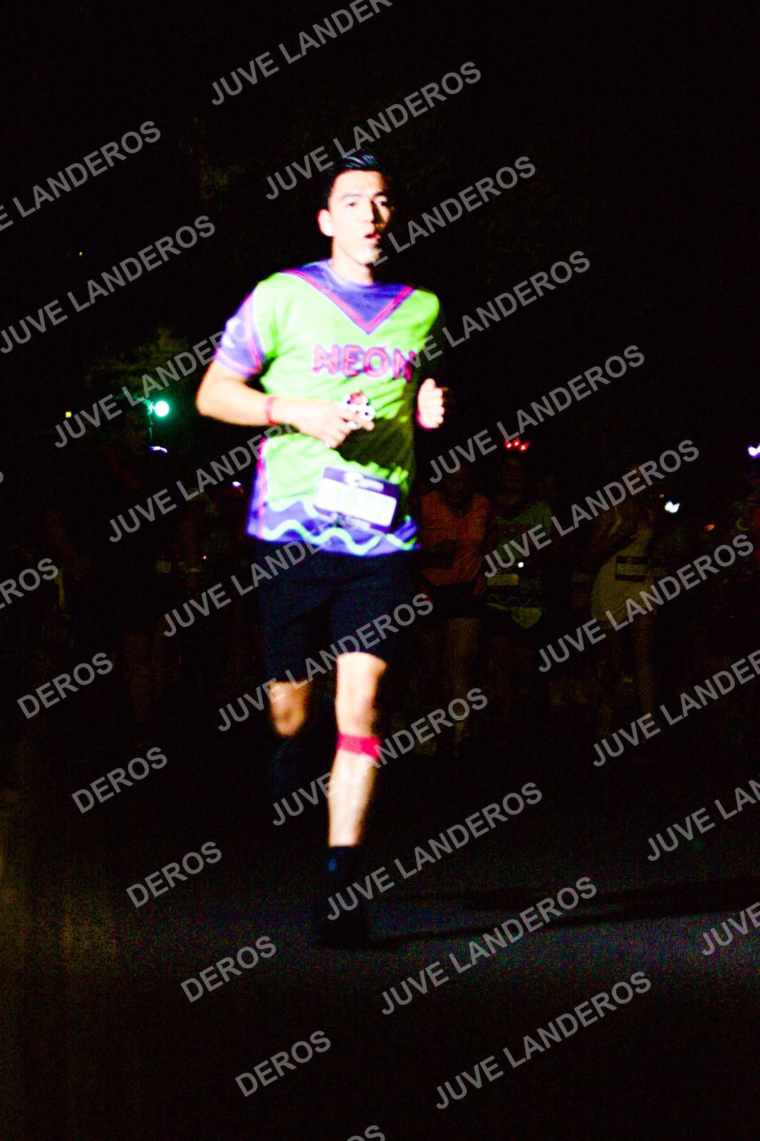 Foto de la Carrera Neón 2026 (Serial Corramos Zapopan) en Parque de las Niñas y los Niños, Blvd. Panamericano 430, Zapopan a las 20:17