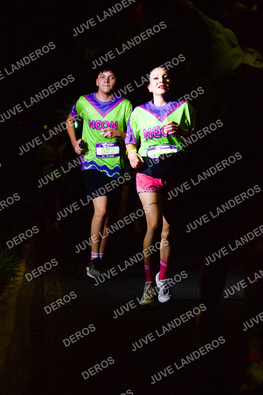 Foto de la Carrera Neón 2026 (Serial Corramos Zapopan) en Parque de las Niñas y los Niños, Blvd. Panamericano 430, Zapopan a las 20:16 · dorsal 522
