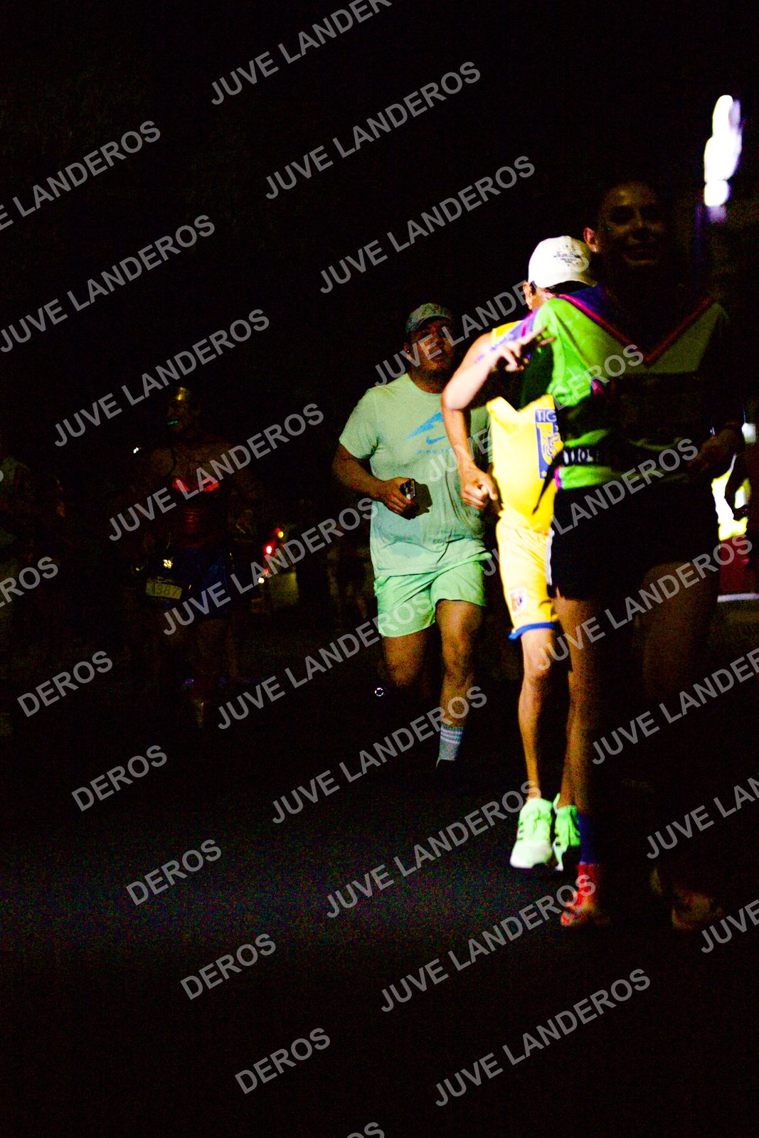 Foto de la Carrera Neón 2026 (Serial Corramos Zapopan) en Parque de las Niñas y los Niños, Blvd. Panamericano 430, Zapopan a las 20:12