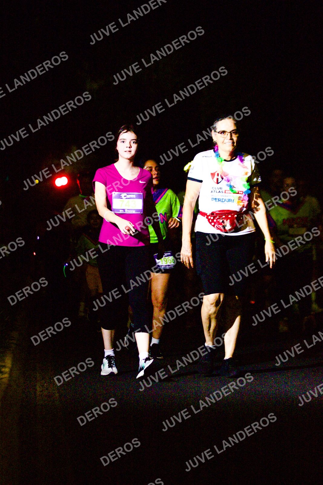 Foto de la Carrera Neón 2026 (Serial Corramos Zapopan) en Parque de las Niñas y los Niños, Blvd. Panamericano 430, Zapopan a las 20:20 · dorsal 743, 1968