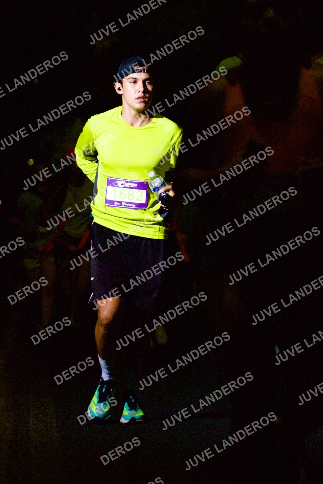 Foto de la Carrera Neón 2026 (Serial Corramos Zapopan) en Parque de las Niñas y los Niños, Blvd. Panamericano 430, Zapopan a las 20:19 · dorsal 1682