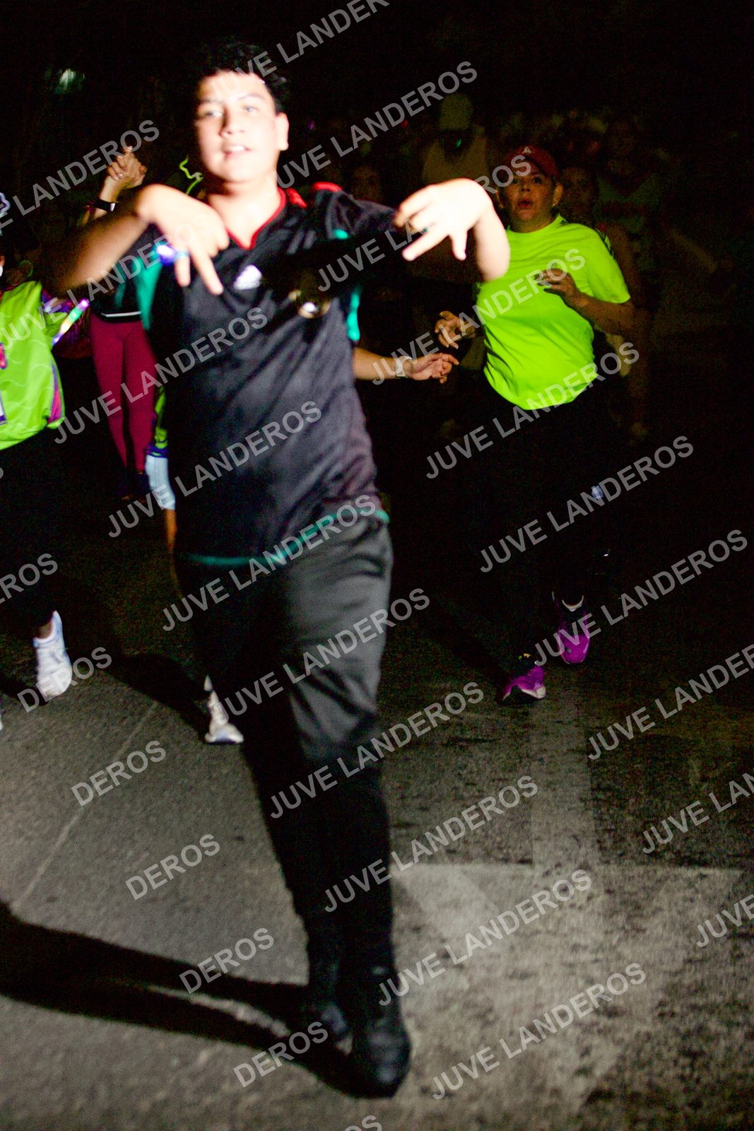 Foto de la Carrera Neón 2026 (Serial Corramos Zapopan) en Parque de las Niñas y los Niños, Blvd. Panamericano 430, Zapopan a las 20:32