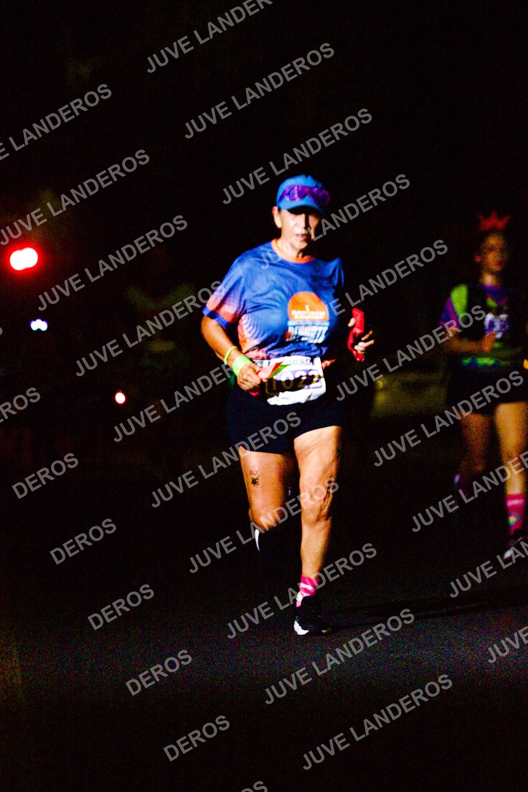 Foto de la Carrera Neón 2026 (Serial Corramos Zapopan) en Parque de las Niñas y los Niños, Blvd. Panamericano 430, Zapopan a las 20:11 · dorsal 1022