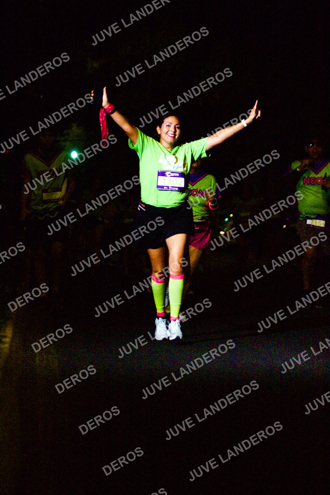 Foto de la Carrera Neón 2026 (Serial Corramos Zapopan) en Parque de las Niñas y los Niños, Blvd. Panamericano 430, Zapopan a las 20:16 · dorsal 1302, 715
