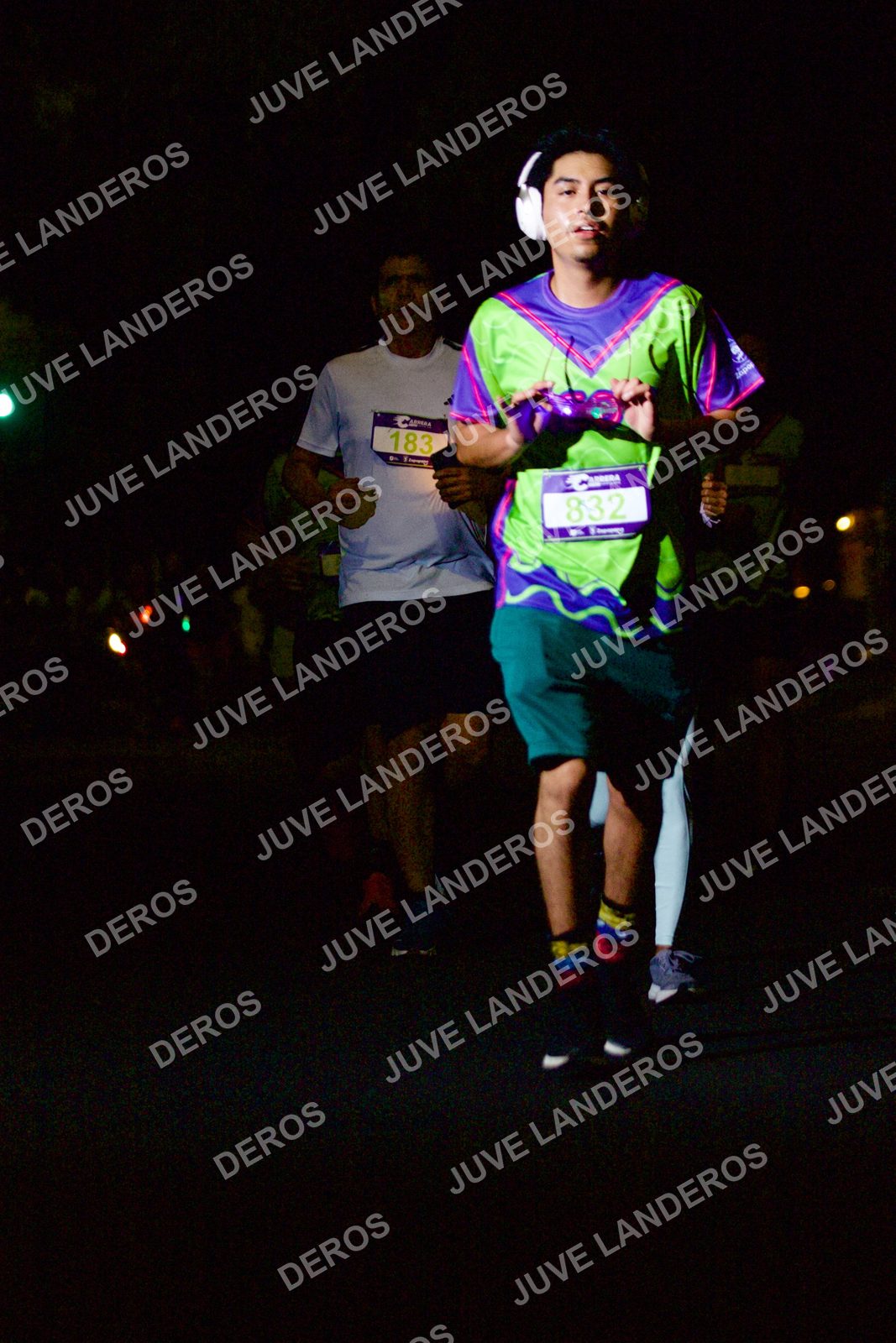 Foto de la Carrera Neón 2026 (Serial Corramos Zapopan) en Parque de las Niñas y los Niños, Blvd. Panamericano 430, Zapopan a las 20:12 · dorsal 832, 183