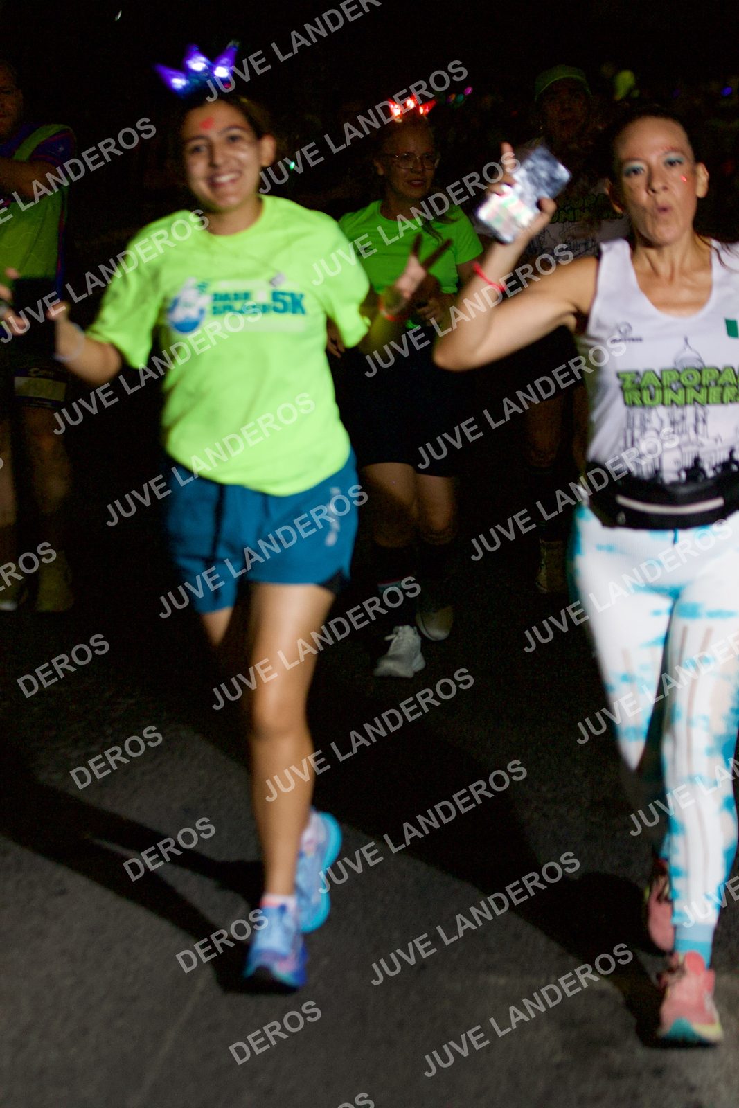 Foto de la Carrera Neón 2026 (Serial Corramos Zapopan) en Parque de las Niñas y los Niños, Blvd. Panamericano 430, Zapopan a las 20:35