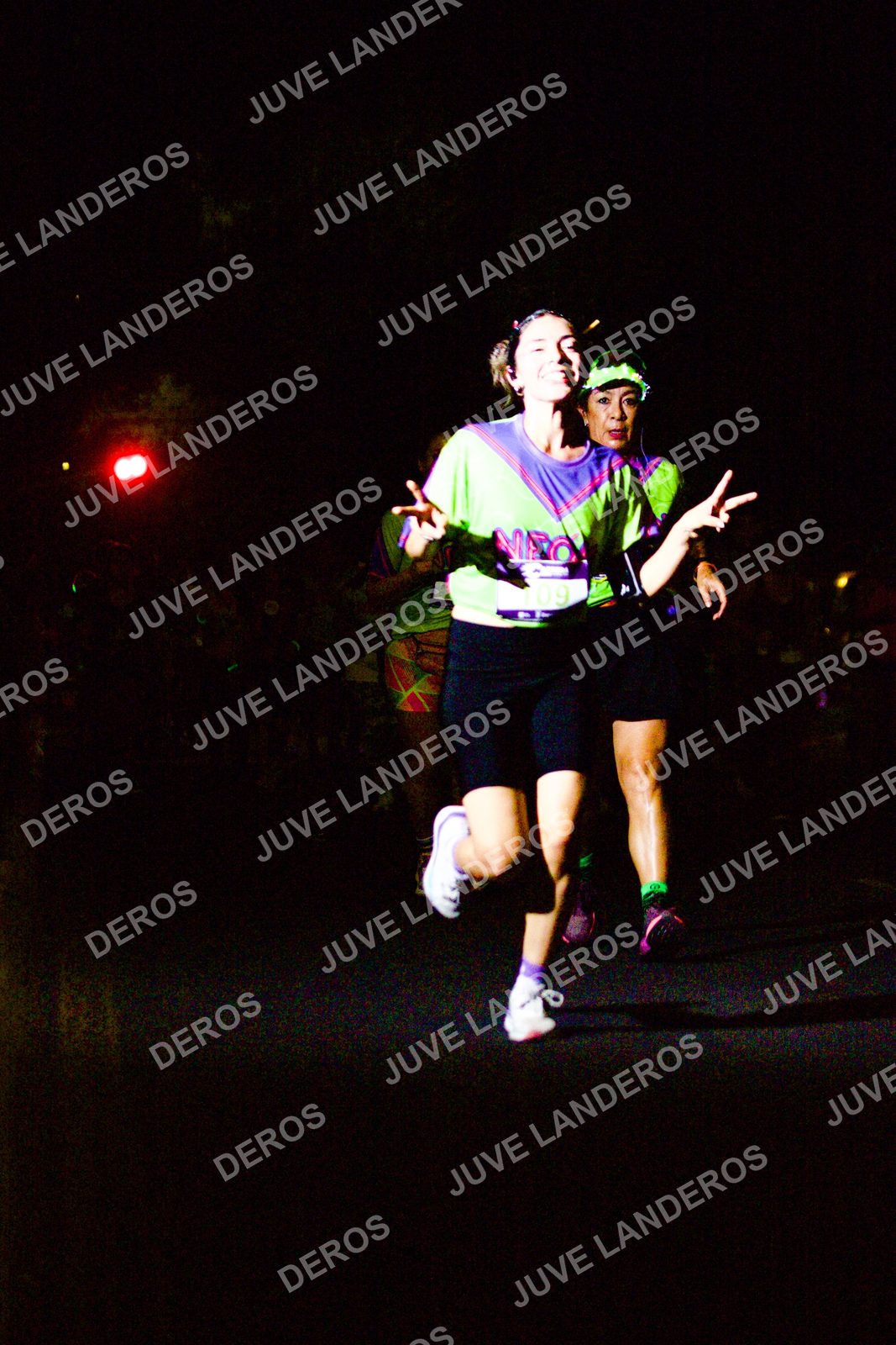 Foto de la Carrera Neón 2026 (Serial Corramos Zapopan) en Parque de las Niñas y los Niños, Blvd. Panamericano 430, Zapopan a las 20:16 · dorsal 109