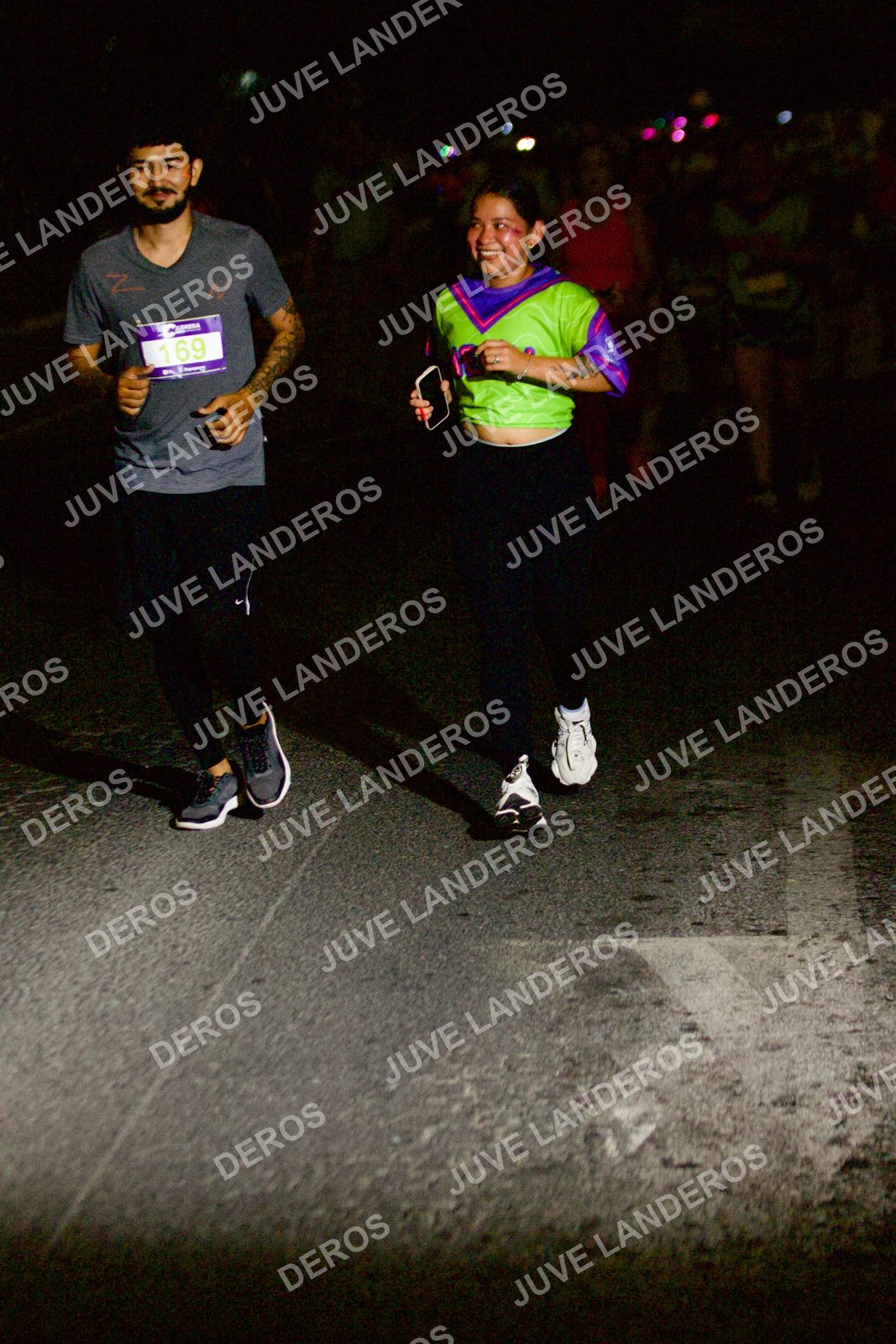 Foto de la Carrera Neón 2026 (Serial Corramos Zapopan) en Parque de las Niñas y los Niños, Blvd. Panamericano 430, Zapopan a las 20:33 · dorsal 169
