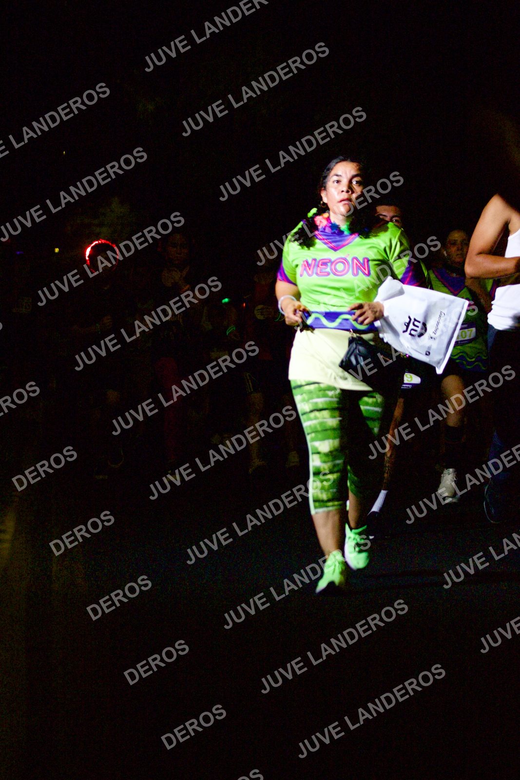 Foto de la Carrera Neón 2026 (Serial Corramos Zapopan) en Parque de las Niñas y los Niños, Blvd. Panamericano 430, Zapopan a las 20:17