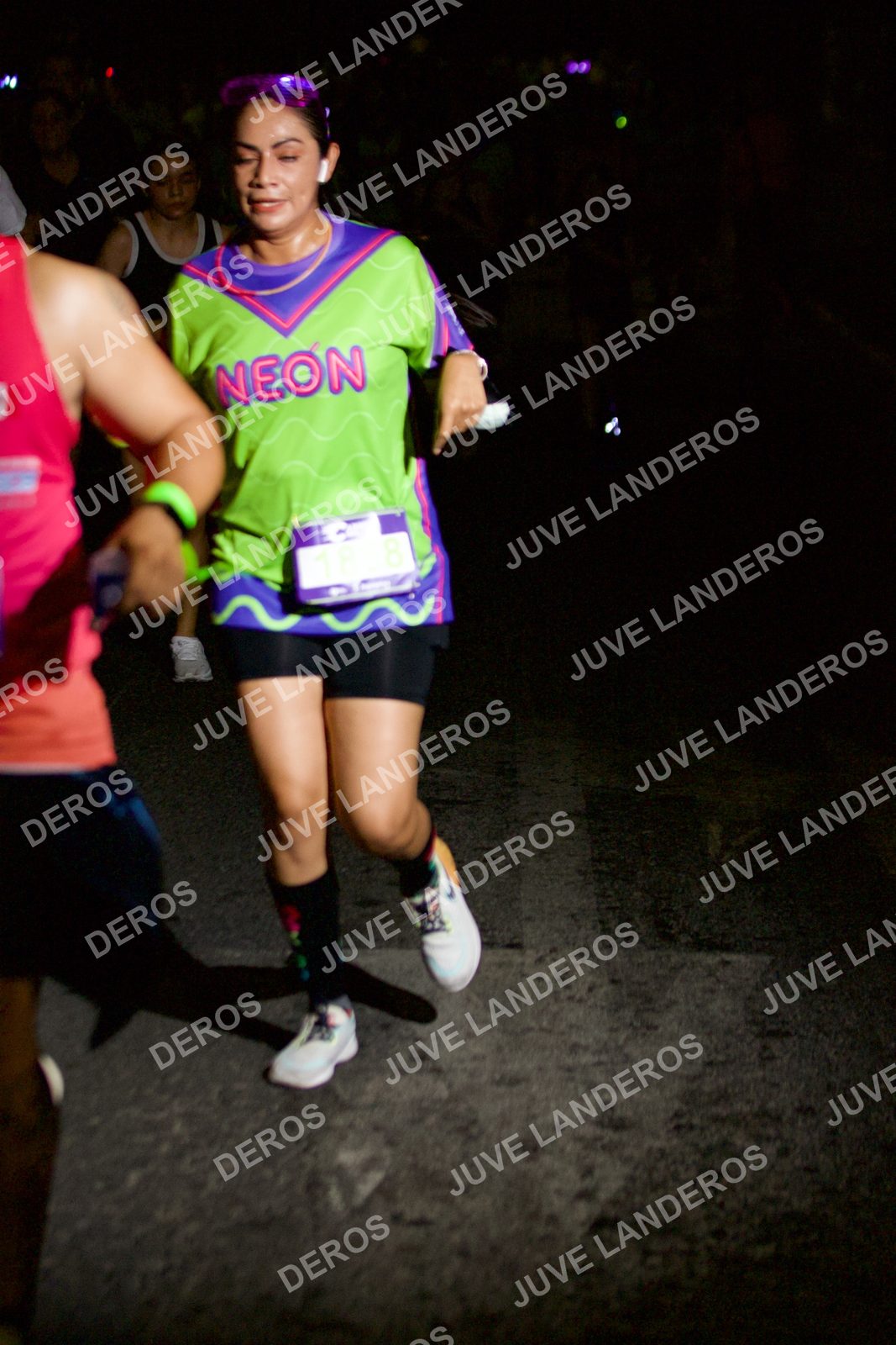 Foto de la Carrera Neón 2026 (Serial Corramos Zapopan) en Parque de las Niñas y los Niños, Blvd. Panamericano 430, Zapopan a las 20:32