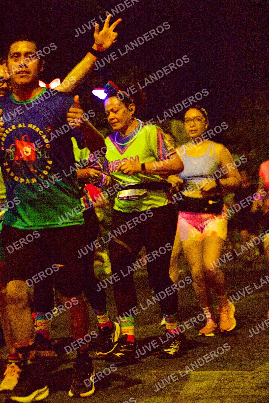 Foto de la Carrera Neón 2026 (Serial Corramos Zapopan) en Parque de las Niñas y los Niños, Blvd. Panamericano 430, Zapopan a las 20:29