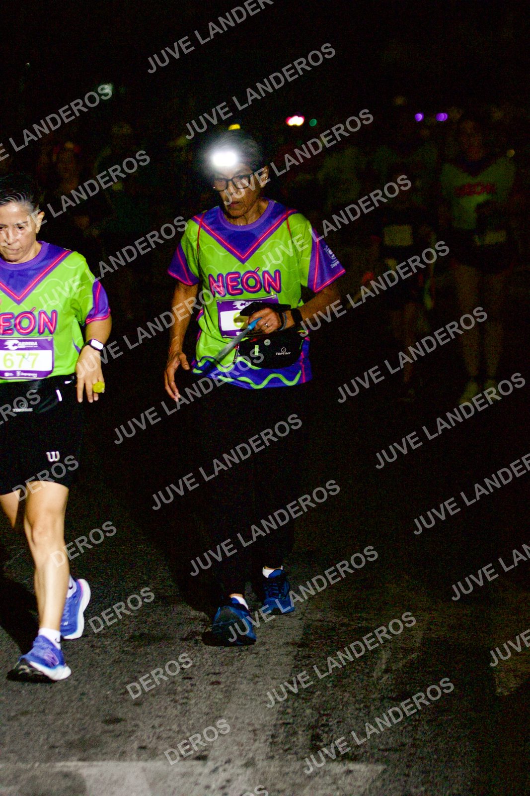 Foto de la Carrera Neón 2026 (Serial Corramos Zapopan) en Parque de las Niñas y los Niños, Blvd. Panamericano 430, Zapopan a las 20:32 · dorsal 677