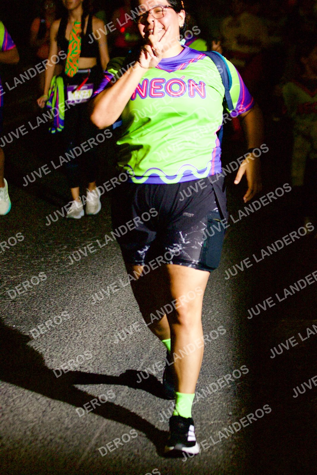 Foto de la Carrera Neón 2026 (Serial Corramos Zapopan) en Parque de las Niñas y los Niños, Blvd. Panamericano 430, Zapopan a las 20:35 · dorsal 1774