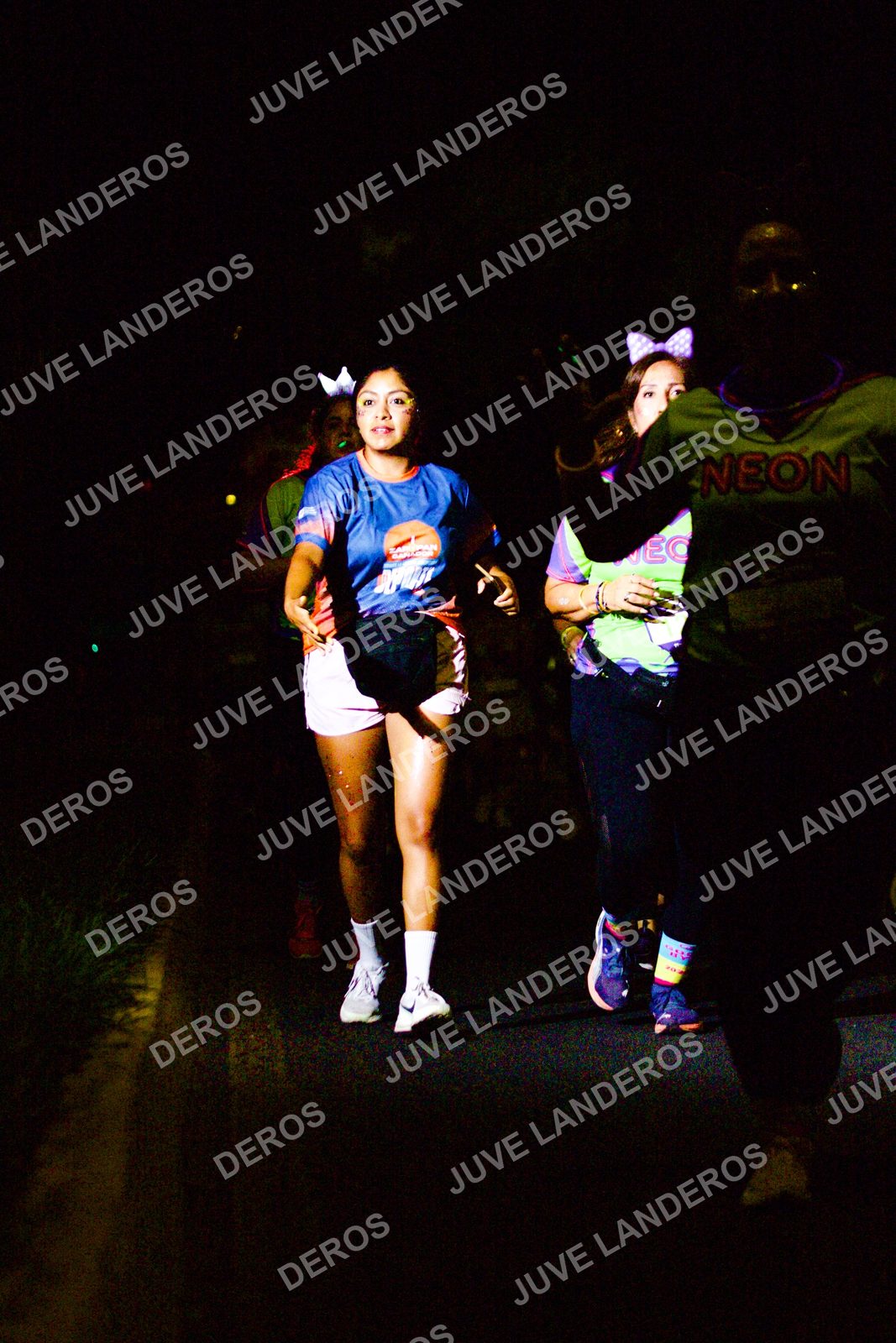 Foto de la Carrera Neón 2026 (Serial Corramos Zapopan) en Parque de las Niñas y los Niños, Blvd. Panamericano 430, Zapopan a las 20:20