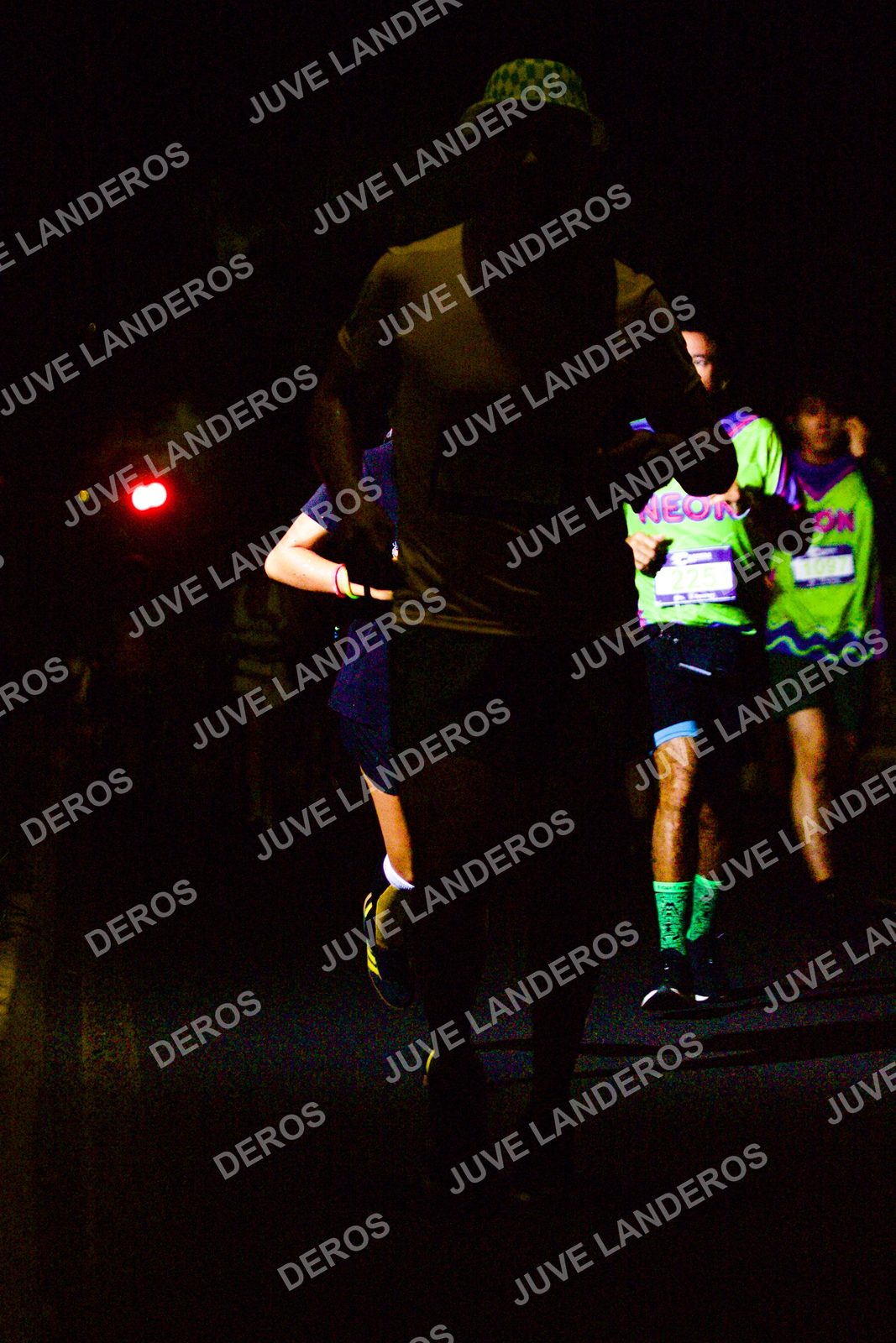 Foto de la Carrera Neón 2026 (Serial Corramos Zapopan) en Parque de las Niñas y los Niños, Blvd. Panamericano 430, Zapopan a las 20:15 · dorsal 225