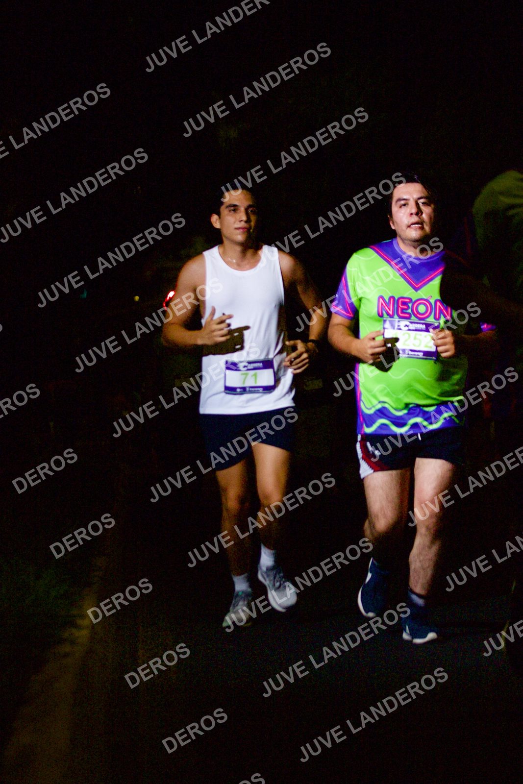Foto de la Carrera Neón 2026 (Serial Corramos Zapopan) en Parque de las Niñas y los Niños, Blvd. Panamericano 430, Zapopan a las 20:12 · dorsal 252, 71