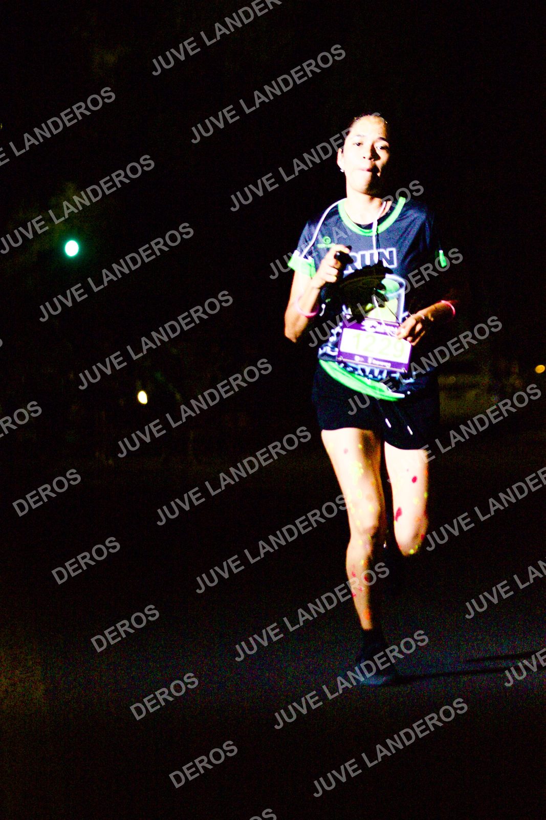 Foto de la Carrera Neón 2026 (Serial Corramos Zapopan) en Parque de las Niñas y los Niños, Blvd. Panamericano 430, Zapopan a las 20:10 · dorsal 1229