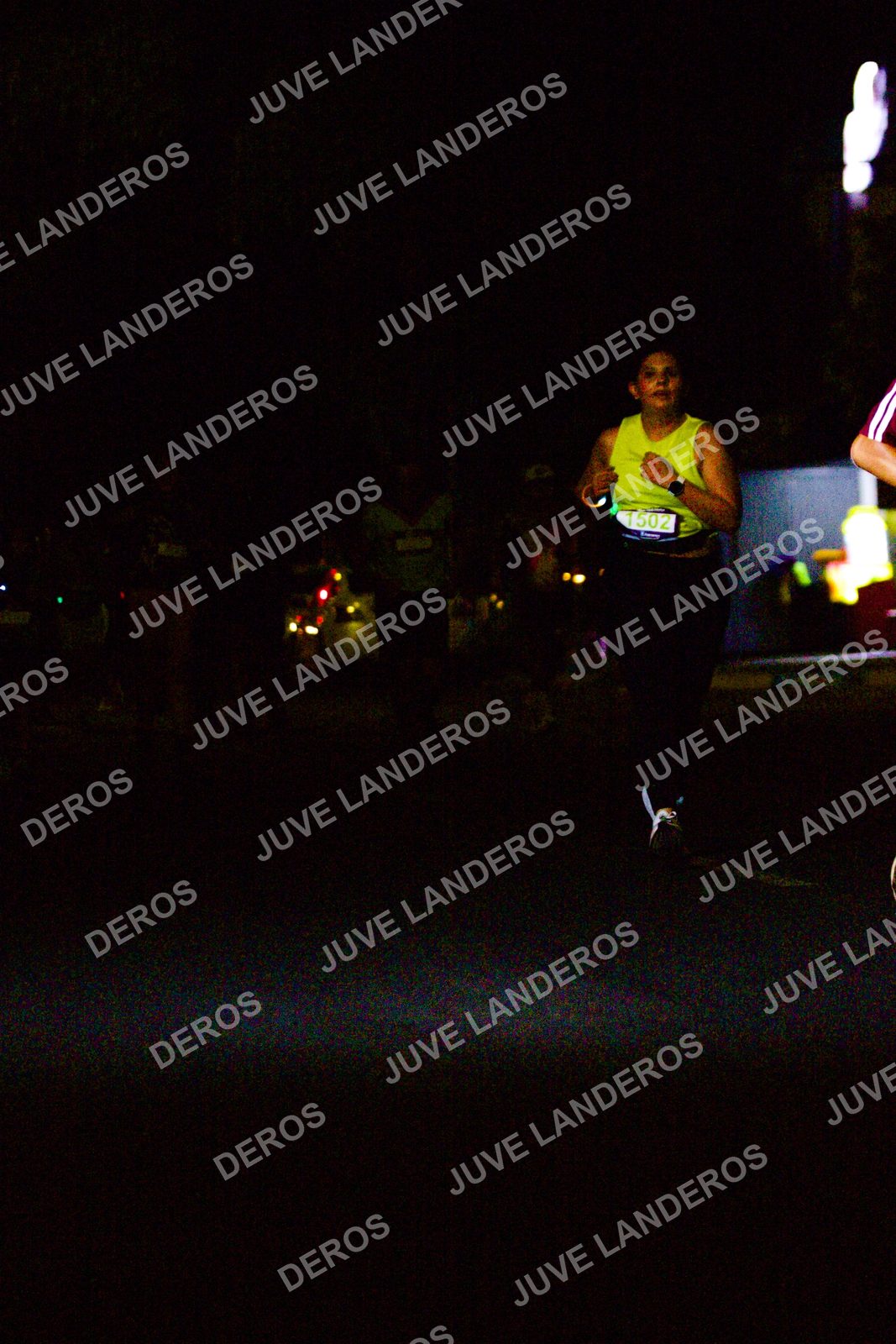 Foto de la Carrera Neón 2026 (Serial Corramos Zapopan) en Parque de las Niñas y los Niños, Blvd. Panamericano 430, Zapopan a las 20:13 · dorsal 1502