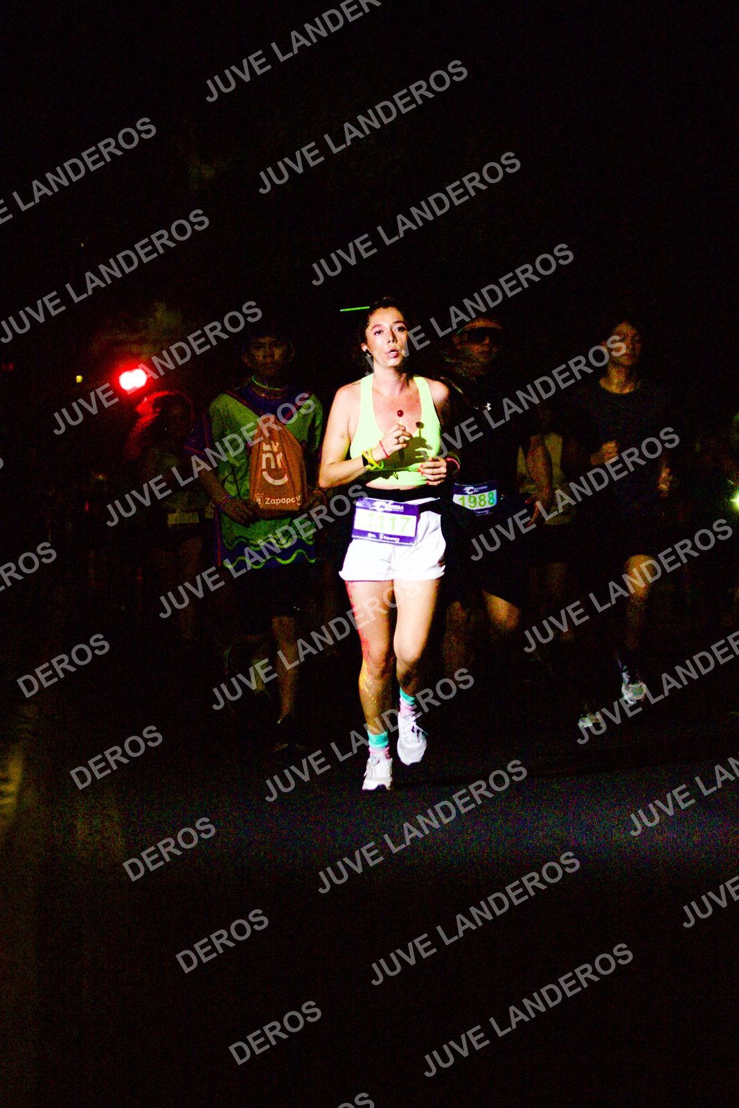 Foto de la Carrera Neón 2026 (Serial Corramos Zapopan) en Parque de las Niñas y los Niños, Blvd. Panamericano 430, Zapopan a las 20:15 · dorsal 988