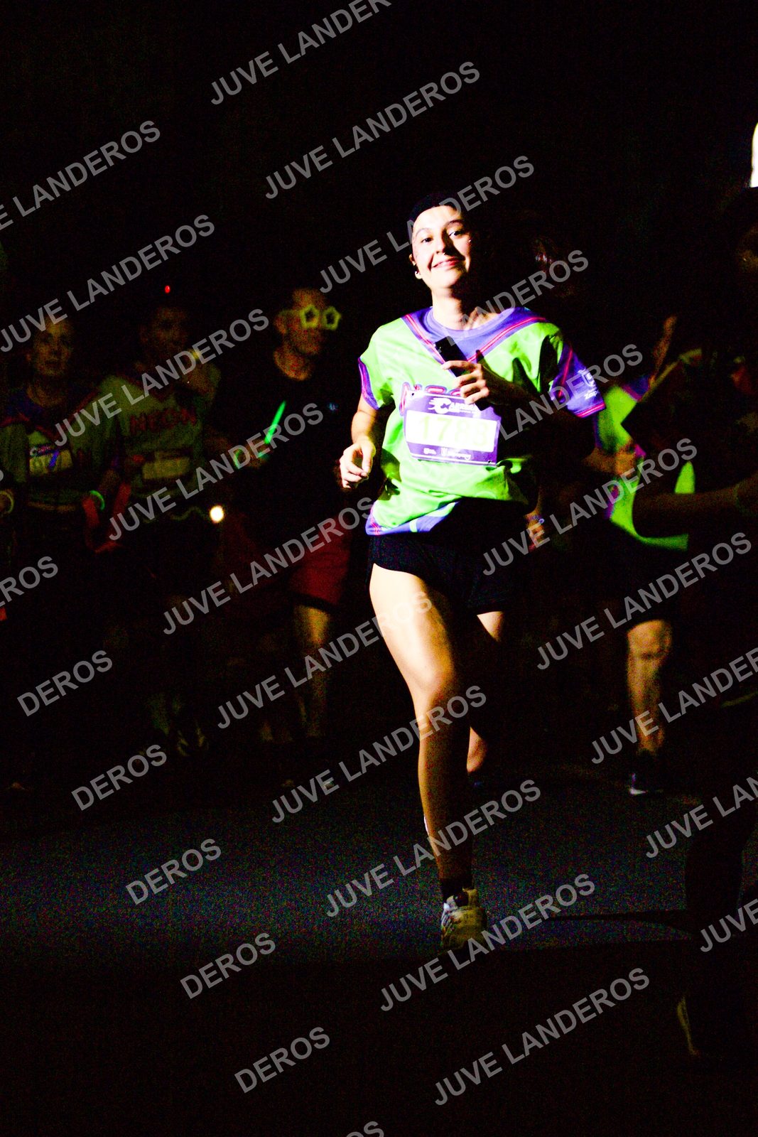 Foto de la Carrera Neón 2026 (Serial Corramos Zapopan) en Parque de las Niñas y los Niños, Blvd. Panamericano 430, Zapopan a las 20:18