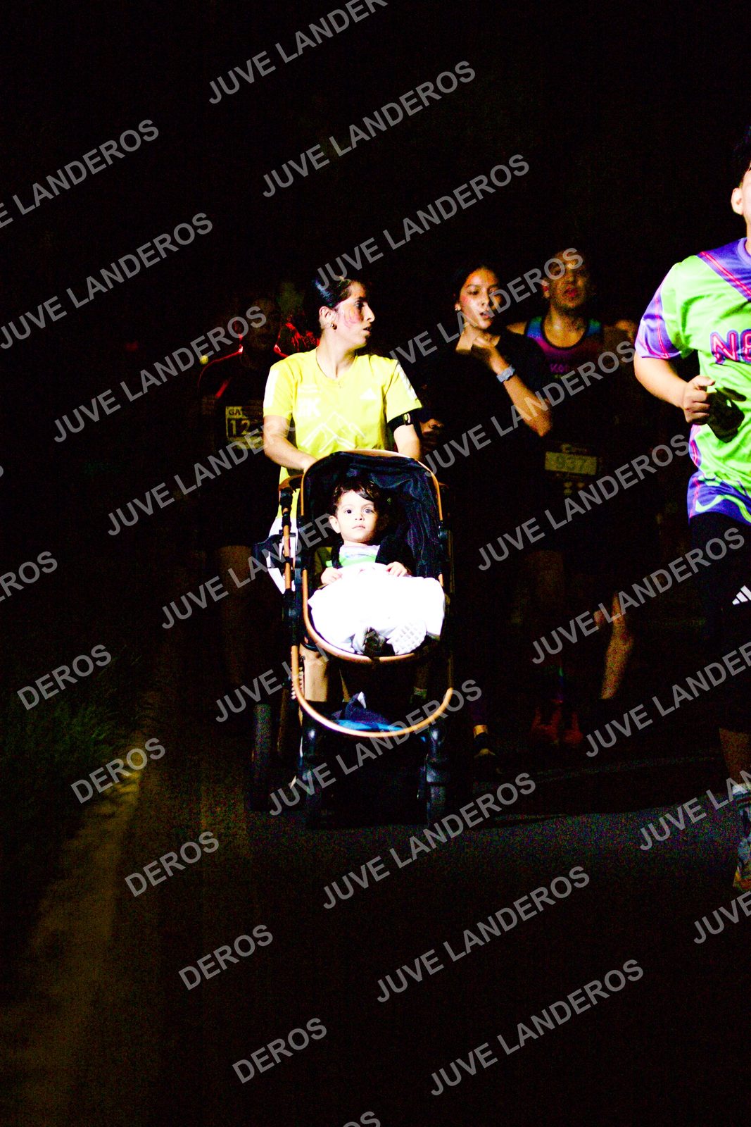 Foto de la Carrera Neón 2026 (Serial Corramos Zapopan) en Parque de las Niñas y los Niños, Blvd. Panamericano 430, Zapopan a las 20:15 · dorsal 12