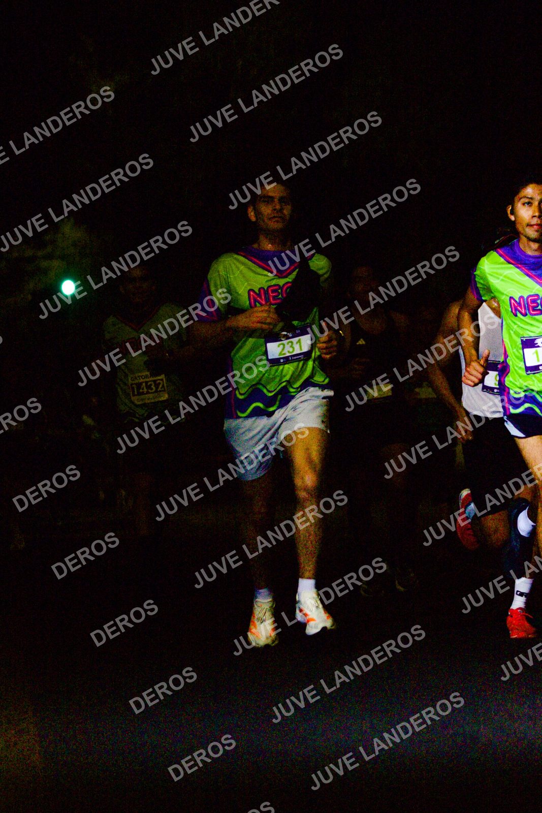 Foto de la Carrera Neón 2026 (Serial Corramos Zapopan) en Parque de las Niñas y los Niños, Blvd. Panamericano 430, Zapopan a las 20:10 · dorsal 231, 1432